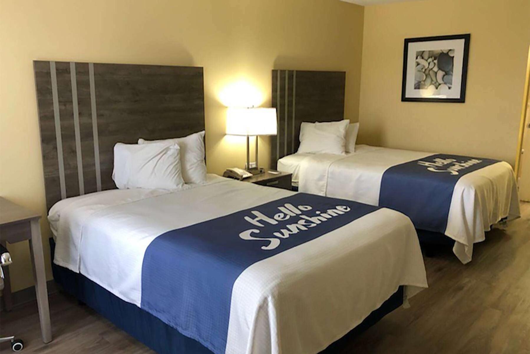 Days Inn By Wyndham Cape Carteret Exterior photo